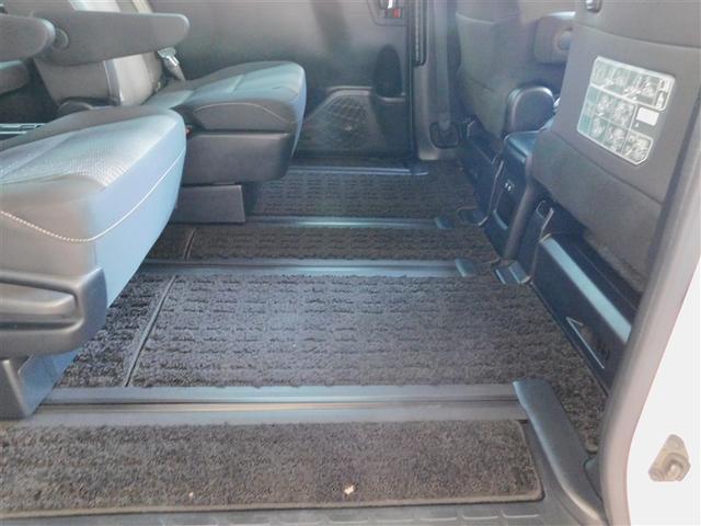 ヴォクシー ハイブリッドＺＳ　煌　Ｗエアコン　ＡＷ　衝突被害軽減　バックモニター　地デジ　オートエアコン　ワンオーナー車　ナビＴＶ　イモビライザー　キーフリー　横滑り防止　３列シート　ドライブレコーダー　ＤＶＤ　メモリーナビ　ＡＢＳ（7枚目）