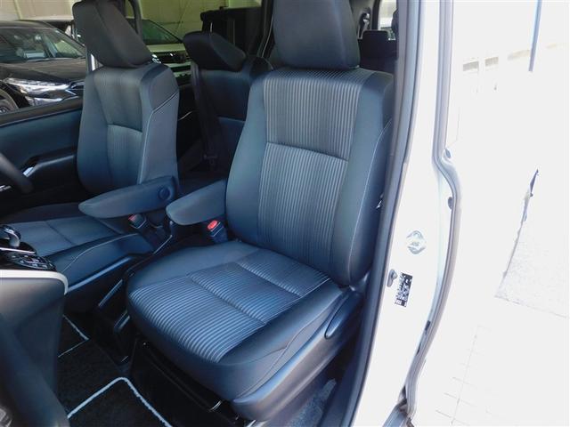 ヴォクシー ハイブリッドＺＳ　煌　Ｗエアコン　ＡＷ　衝突被害軽減　バックモニター　地デジ　オートエアコン　ワンオーナー車　ナビＴＶ　イモビライザー　キーフリー　横滑り防止　３列シート　ドライブレコーダー　ＤＶＤ　メモリーナビ　ＡＢＳ（12枚目）