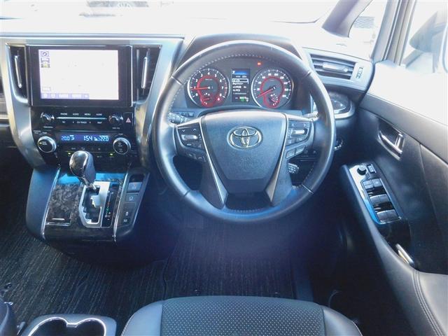 アルファード ２．５Ｓ　タイプゴールドＩＩ　ＬＥＤランプ　Ｂカメラ　スマートキ　ＡＣ１００Ｖ　盗難防止システム　ワンオーナー　ダブルエアコン　助手席エアバッグ　ＥＴＣ　記録簿　オートクルーズ　３列シート　ミュージックプレイヤー接続可　エアバッグ（4枚目）