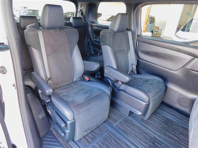 アルファード ２．５Ｓ　タイプゴールドＩＩ　ＬＥＤランプ　Ｂカメラ　スマートキ　ＡＣ１００Ｖ　盗難防止システム　ワンオーナー　ダブルエアコン　助手席エアバッグ　ＥＴＣ　記録簿　オートクルーズ　３列シート　ミュージックプレイヤー接続可　エアバッグ（7枚目）