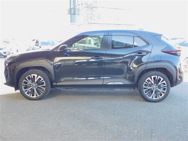 ヤリスクロス ハイブリッドＺ　ドライブレコーダ　インテリジェントキー　アルミホイル　ＬＥＤライト　クルーズコントロール　横滑り防止システム　ＴＶ　電動シ－ト　パワステ　オートエアコン　キーフリー　イモビライザ　ＥＴＣ付き　ＡＢＳ（2枚目）