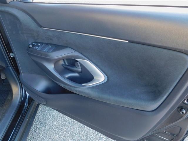 ヤリスクロス ハイブリッドＺ　ドライブレコーダ　インテリジェントキー　アルミホイル　ＬＥＤライト　クルーズコントロール　横滑り防止システム　ＴＶ　電動シ－ト　パワステ　オートエアコン　キーフリー　イモビライザ　ＥＴＣ付き　ＡＢＳ（32枚目）