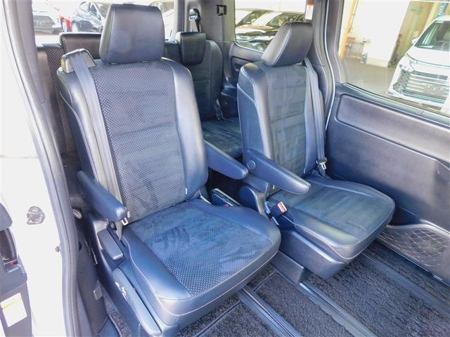 ヴォクシー ハイブリッドＺＳ　煌ＩＩＩ　ドライブレコーダ　地デジＴＶ　リヤカメラ　Ｗエアコン　スマートキー　ミュージックプレイヤー接続可　ＤＶＤ再生可　クルコン　ＶＳＣ　キーレス　アルミホイール　ナビ＆ＴＶ　ＬＥＤヘッドランプ　ＥＴＣ（5枚目）