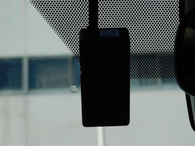 ヴォクシー ハイブリッドＺＳ　煌ＩＩＩ　ドライブレコーダ　地デジＴＶ　リヤカメラ　Ｗエアコン　スマートキー　ミュージックプレイヤー接続可　ＤＶＤ再生可　クルコン　ＶＳＣ　キーレス　アルミホイール　ナビ＆ＴＶ　ＬＥＤヘッドランプ　ＥＴＣ（17枚目）