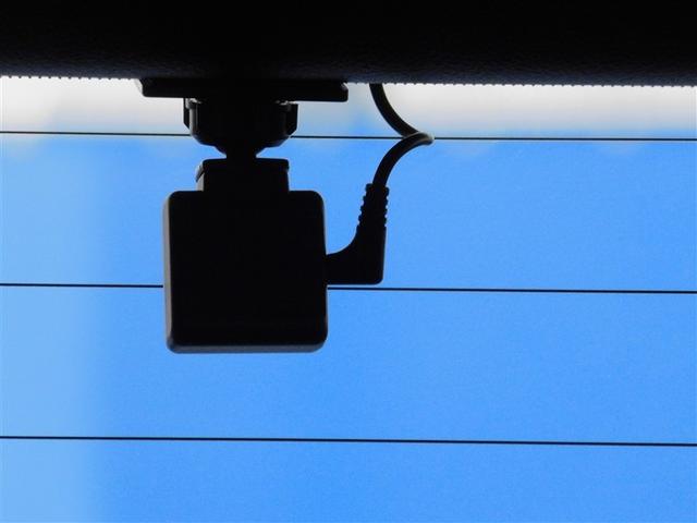 �����J����