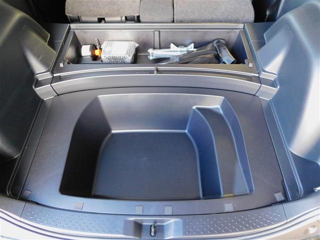 �������[