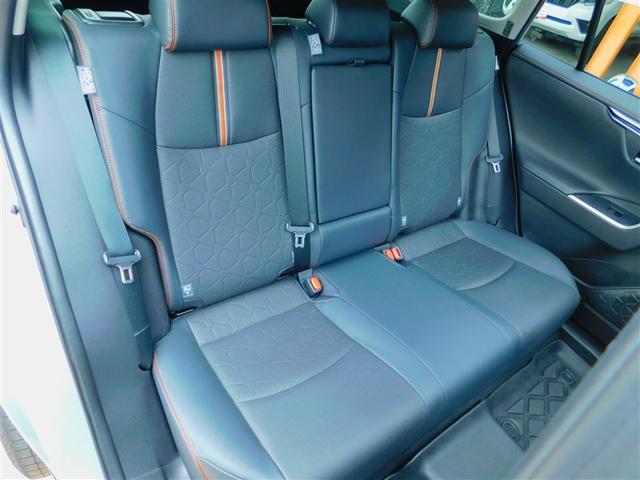 ＲＡＶ４ アドベンチャー　パノラミックルーフ　メモリーナビゲーション　１オーナー車　ＡＣ１００Ｖ　点検記録簿　アルミホイル　オートエアコン　寒冷地　ＬＥＤライト　ＥＴＣ車載器　Ｂカメラ　横滑防止装置　クルーズＣ　パワステ（6枚目）