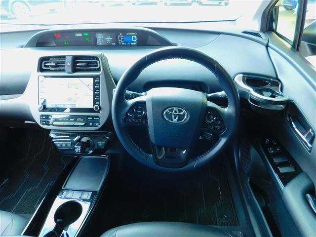 プリウス Ｓツーリングセレクション・ブラックエディション　衝突軽減ブレーキ　ドライブレコーダ　ＬＥＤライト　ＡＣ１００Ｖ電源　フルセグテレビ　ＡＣ　バックガイドモニター　ＥＴＣ装備　イモビ　スマ－トキ－　横滑り防止　ミュージックプレイヤー接続可　ＴＶ　ＡＢＳ（3枚目）