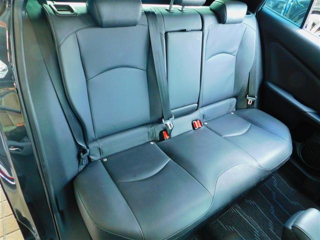 プリウス Ｓツーリングセレクション・ブラックエディション　衝突軽減ブレーキ　ドライブレコーダ　ＬＥＤライト　ＡＣ１００Ｖ電源　フルセグテレビ　ＡＣ　バックガイドモニター　ＥＴＣ装備　イモビ　スマ－トキ－　横滑り防止　ミュージックプレイヤー接続可　ＴＶ　ＡＢＳ（6枚目）