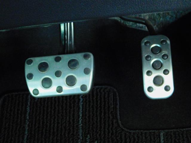 プリウス Ｓツーリングセレクション・ブラックエディション　衝突軽減ブレーキ　ドライブレコーダ　ＬＥＤライト　ＡＣ１００Ｖ電源　フルセグテレビ　ＡＣ　バックガイドモニター　ＥＴＣ装備　イモビ　スマ－トキ－　横滑り防止　ミュージックプレイヤー接続可　ＴＶ　ＡＢＳ（31枚目）