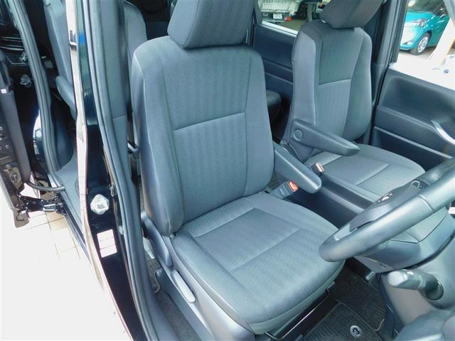 ノア Ｓ－Ｇ　リアクーラー　横滑り防止装置　バックガイドモニター　両側Ｐドア　ワンオーナー車　ＡＡＣ　アルミ　ＥＴＣ車載器　地デジ　ドライブレコーダ　クルコン　キーフリー　ＬＥＤライト　イモビライザー　３列シート（7枚目）