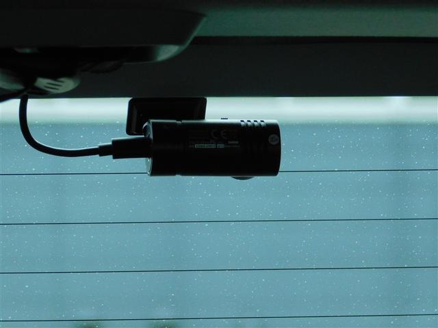 �����J����