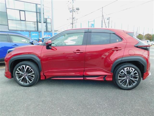 ヤリスクロス Ｚ　エアロ　点検記録簿　テレビ　ドライブレコーダ　横滑り防止機能　クルーズＣ　イモビ　ダブルエアバック　パワステ　アルミ　フルセグＴＶ　Ｂモニター　カーテンエアバッグ　エアコン　キーフリー　エアバッグ（3枚目）