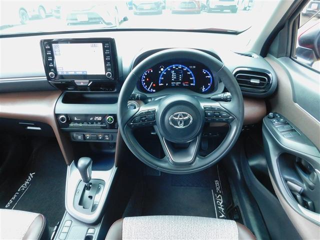 ヤリスクロス Ｚ　エアロ　点検記録簿　テレビ　ドライブレコーダ　横滑り防止機能　クルーズＣ　イモビ　ダブルエアバック　パワステ　アルミ　フルセグＴＶ　Ｂモニター　カーテンエアバッグ　エアコン　キーフリー　エアバッグ（5枚目）