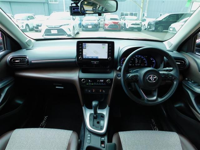 ヤリスクロス Ｚ　エアロ　点検記録簿　テレビ　ドライブレコーダ　横滑り防止機能　クルーズＣ　イモビ　ダブルエアバック　パワステ　アルミ　フルセグＴＶ　Ｂモニター　カーテンエアバッグ　エアコン　キーフリー　エアバッグ（6枚目）