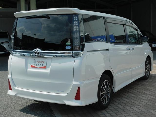 ヴォクシー ＺＳ　煌　アイドルストップ　リアカメラ　Ｗエアコン　１オーナー　地デジＴＶ　３列　ＬＥＤライト　アルミホイール　オートエアコン　ＤＶＤ視聴可能　ＥＴＣ　ウォークスルー　エアバック　盗難防止装置　メモリーナビ（4枚目）