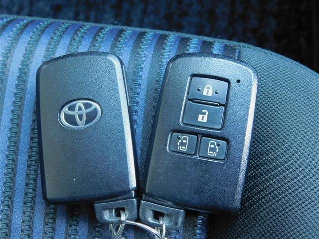 ヴォクシー ＺＳ　煌　アイドルストップ　リアカメラ　Ｗエアコン　１オーナー　地デジＴＶ　３列　ＬＥＤライト　アルミホイール　オートエアコン　ＤＶＤ視聴可能　ＥＴＣ　ウォークスルー　エアバック　盗難防止装置　メモリーナビ（21枚目）