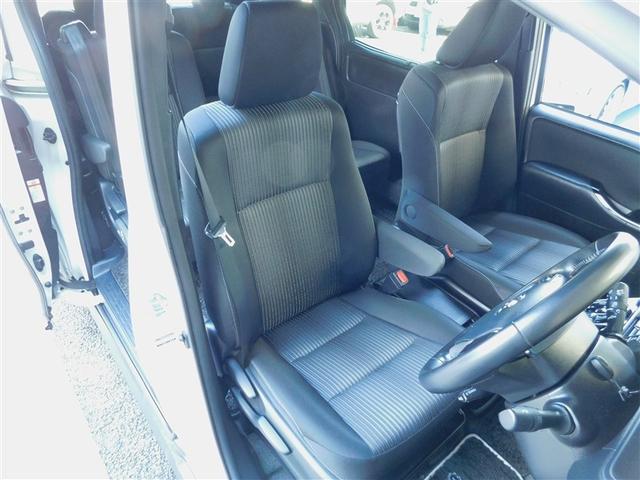 ヴォクシー ハイブリッドＺＳ　煌ＩＩ　３列シ－ト　キーフリー　ＥＴＣ車載器　ドラレコ付き　ウォークスルー　フルセグテレビ　ＬＥＤヘッドライト　デュアルエアコン　スマートキー　定期点検記録簿　ＡＵＸ　アルミ　メモリーナビゲーション　クルコン（5枚目）