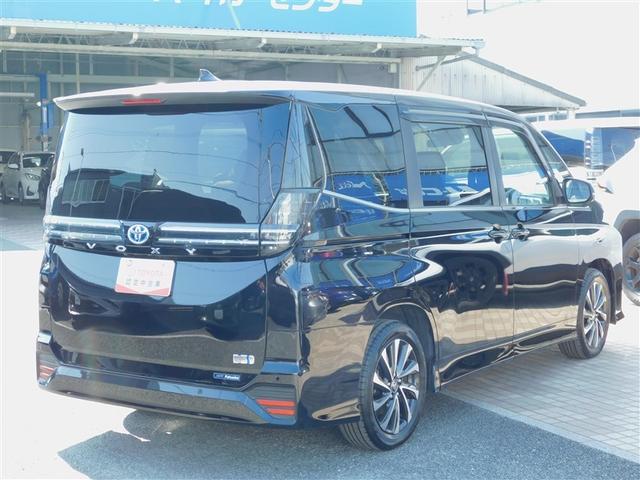 ヴォクシー ハイブリッドＳ－Ｚ　ブレーキサポート　横滑防止　ＬＥＤランプ　地デジ　インテリキー　カーテンエアバック　ＤＶＤプレーヤー　Ｒカメラ　エアバッグ　アクティブクルーズコントロール　Ｗエアコン　ＡＢＳ　フルオートエアコン　ＰＳ（4枚目）