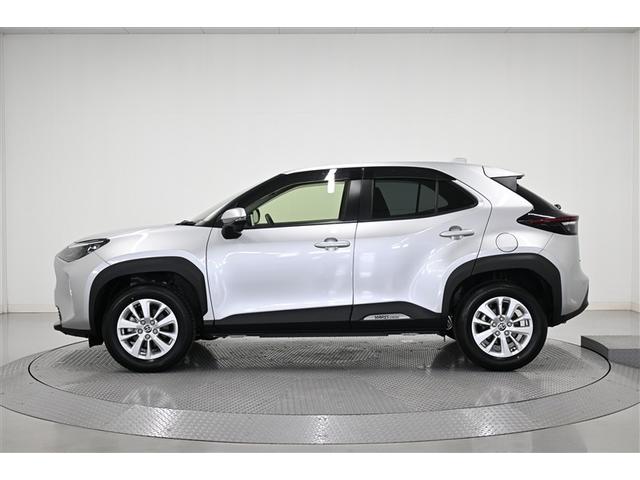 ヤリスクロス Ｇ　ＤＶＤ再生機能　バックモニター　アルミ　スマートキ　定期点検記録簿　ＬＥＤヘッド　横滑り防止　盗難防止システム　フルオートエアコン　キーレスエントリー　クルーズコントロール　パワーステアリング（4枚目）