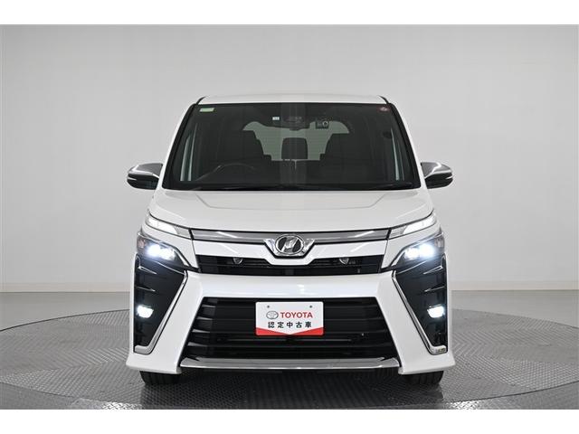 ヴォクシー ＺＳ　煌　両側自動ドア　リヤカメラ　ＤＶＤ再生可　地デジＴＶ　ＥＳＣ　プッシュスタートスマートキー　Ｗエアバッグ　パワーウィンドウ　ＬＥＤライト　キーレスエントリー　エアコン　メモリーナビゲーション　盗難防止（2枚目）