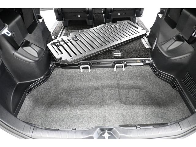 ヴォクシー ＺＳ　煌　両側自動ドア　リヤカメラ　ＤＶＤ再生可　地デジＴＶ　ＥＳＣ　プッシュスタートスマートキー　Ｗエアバッグ　パワーウィンドウ　ＬＥＤライト　キーレスエントリー　エアコン　メモリーナビゲーション　盗難防止（10枚目）