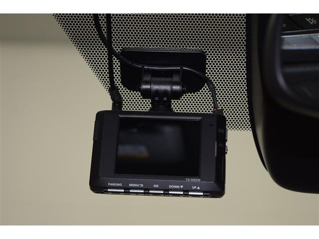 ヴォクシー Ｓ－Ｚ　ＤＶＤ再生機能　スマートキープッシュスタート　両側電動パワースライドドア　パワーウインドウ　ＥＴＣ車載器　ＬＥＤライト　デュアルエアコン　アルミホイール　盗難防止装置　横滑り防止機能　キーフリー（29枚目）