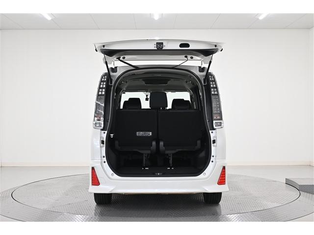 ヴォクシー ZS 煌II スマートキー・プッシュスタート バックガイドモニター セキュリティアラーム 両側パワスラドア ETC車載器 地デジテレビ VSC LEDライト 助手席エアバック キーレスエントリー AC パワステ(4枚目)