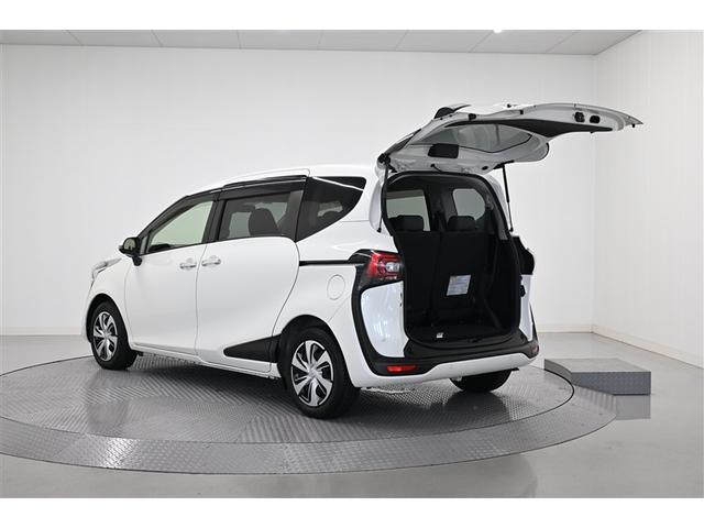 シエンタ Ｇ　クエロ　軽減ブレーキ　両側自動ドア　Ｉストップ　後カメラ　デュアルエアバック　パワーウィンドウ　フルオートエアコン　ＤＶＤ再生可　ＬＥＤヘッド　ナビ＆ＴＶ　スマキー　ＶＳＣ　３列　キーレス　エアバッグ　イモビ（6枚目）