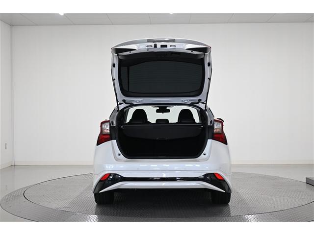 プリウス Sツーリングセレクション エアロ エアバック 地デジ Bモニ AC100V LEDヘッド イモビ オートクルーズ 横滑り防止 サイドエアバック DVD再生可 ETC スマートキー メモリ-ナビ 助手席エアバック ナビTV AW(5枚目)