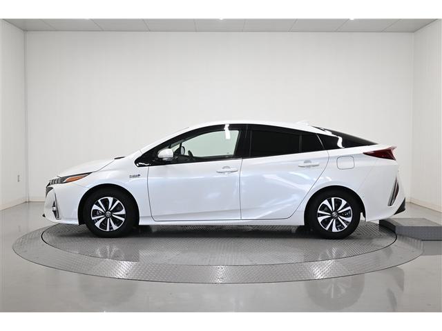 プリウスPHV A バックモニタ ワンオナ 電動シート メディアプレイヤー接続 オ-トエアコン AC100V LED 盗難防止装置 スマートキー オートクルーズコントロール ETC キーレス アルミホイール メモリーナビ(3枚目)