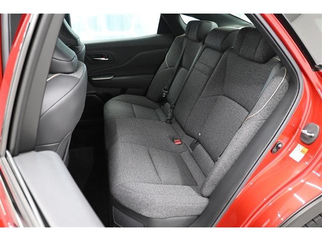 クラウンクロスオーバー Gアドバンスド 衝突軽減装置 フルセグテレビ クルコン 横滑防止装置 LEDヘッドライト 記録簿 Bカメラ 元試乗車 Pシート ETC オートエアコン AC100V電源 エアバッグ 4WD キーレス 盗難防止装置(9枚目)