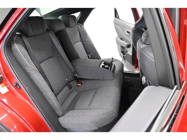 クラウンクロスオーバー Gアドバンスド 衝突軽減装置 フルセグテレビ クルコン 横滑防止装置 LEDヘッドライト 記録簿 Bカメラ 元試乗車 Pシート ETC オートエアコン AC100V電源 エアバッグ 4WD キーレス 盗難防止装置(10枚目)