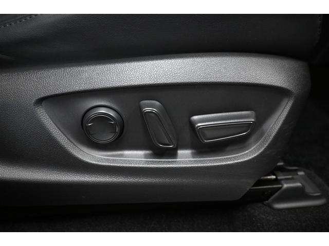 クラウンクロスオーバー Gアドバンスド 衝突軽減装置 フルセグテレビ クルコン 横滑防止装置 LEDヘッドライト 記録簿 Bカメラ 元試乗車 Pシート ETC オートエアコン AC100V電源 エアバッグ 4WD キーレス 盗難防止装置(12枚目)