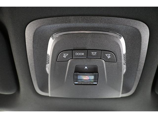 クラウンクロスオーバー Gアドバンスド 衝突軽減装置 フルセグテレビ クルコン 横滑防止装置 LEDヘッドライト 記録簿 Bカメラ 元試乗車 Pシート ETC オートエアコン AC100V電源 エアバッグ 4WD キーレス 盗難防止装置(15枚目)