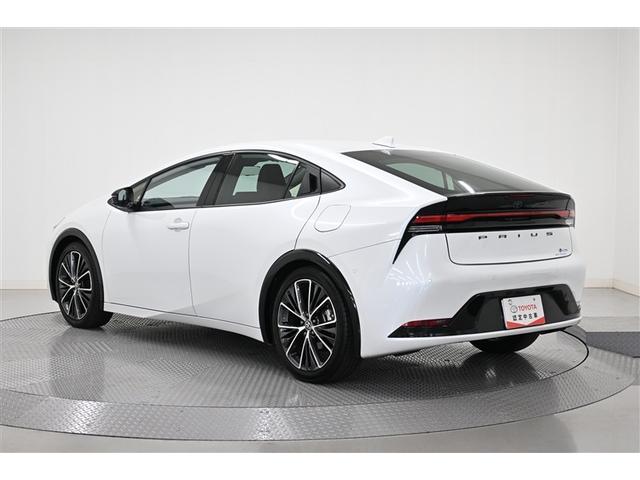 プリウス Z リアカメラ プリクラッシュ PWシート AC100V電源 LEDランプ オートクルーズ アルミホイール AC 運転席エアバッグ 横滑り防止装置 ETC付 盗難防止システム パワーウインドウ TV(4枚目)