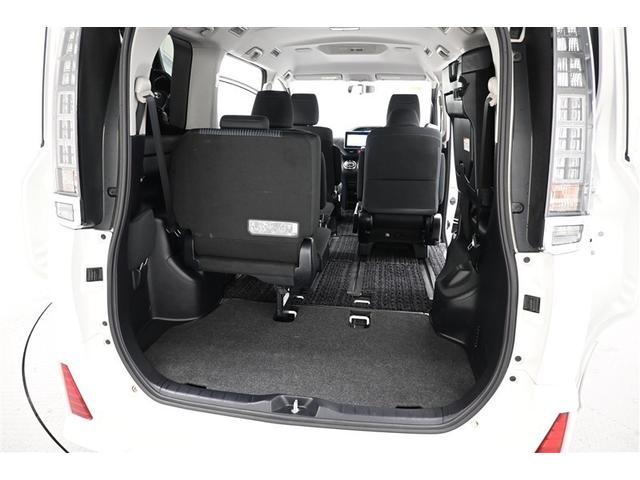 ヴォクシー ZS 煌 地上デジタル 両側パワードア アイドリングストップ車 パワーウィンド 横滑防止 DVD可 盗難防止装置 スマートエントリー Bカメラ LEDヘッドライト メモリーナビ 3列シート ダブルエアコン AW(8枚目)