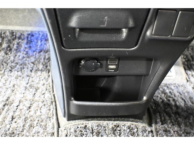 ヴォクシー ZS 煌 地上デジタル 両側パワードア アイドリングストップ車 パワーウィンド 横滑防止 DVD可 盗難防止装置 スマートエントリー Bカメラ LEDヘッドライト メモリーナビ 3列シート ダブルエアコン AW(20枚目)