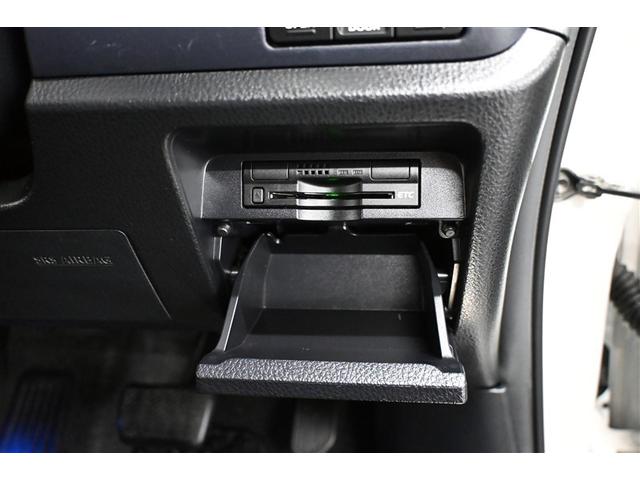 ヴォクシー ZS 煌 地上デジタル 両側パワードア アイドリングストップ車 パワーウィンド 横滑防止 DVD可 盗難防止装置 スマートエントリー Bカメラ LEDヘッドライト メモリーナビ 3列シート ダブルエアコン AW(24枚目)