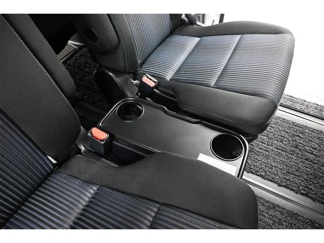 ヴォクシー ZS 煌 地上デジタル 両側パワードア アイドリングストップ車 パワーウィンド 横滑防止 DVD可 盗難防止装置 スマートエントリー Bカメラ LEDヘッドライト メモリーナビ 3列シート ダブルエアコン AW(33枚目)