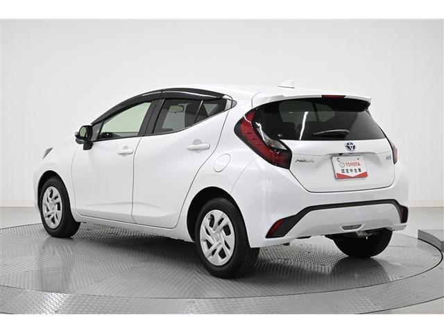 アクア G VSC 衝突軽減ブレーキ メモリナビ アイドルストップ バックモニター LED クルーズコントロール スマートキー ETC車載器 ナビ パワーウィンドウ イモビライザー キーフリーシステム エアバッグ(4枚目)