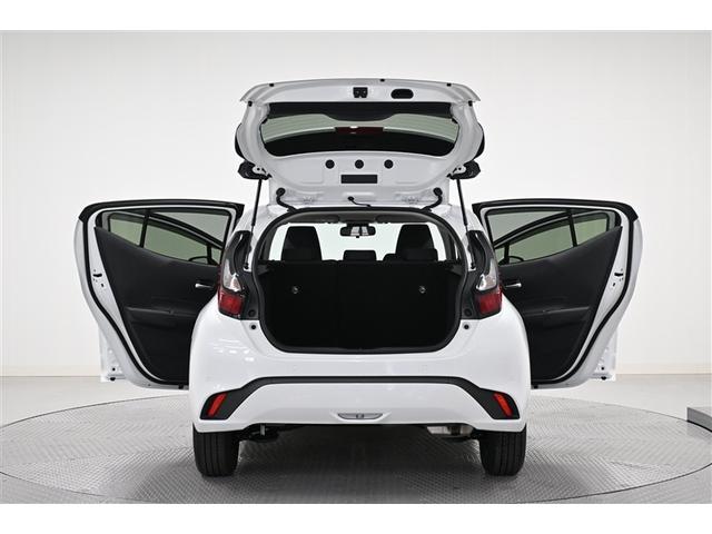 アクア G VSC 衝突軽減ブレーキ メモリナビ アイドルストップ バックモニター LED クルーズコントロール スマートキー ETC車載器 ナビ パワーウィンドウ イモビライザー キーフリーシステム エアバッグ(6枚目)