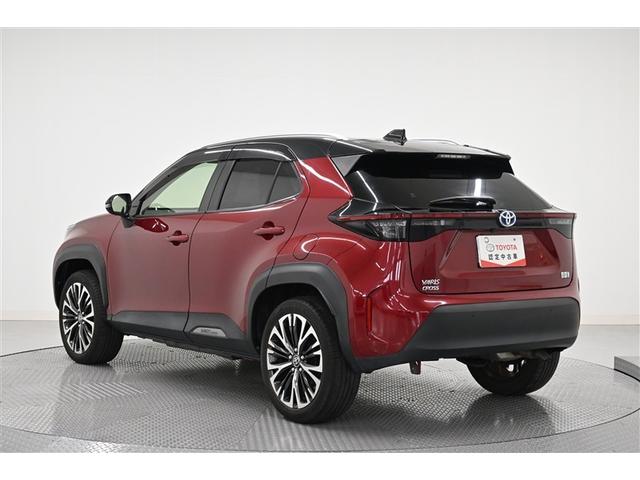 ヤリスクロス ハイブリッドＺ　ドライブレコーダ　インテリジェントキー　アルミホイル　ＬＥＤライト　リアカメラ　クルーズコントロール　整備記録簿　横滑り防止システム　ナビＴＶ　メモリーナビゲーション　電動シ－ト　パワステ　キーフリー（4枚目）