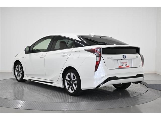 プリウス Ｓツーリングセレクション　レーダーブレーキサポート　フルオートエアコン　デュアルエアバック　バックモニタ－　ＡＷ　イモビ　ＥＳＣ　パワーウインド　スマキ－　ＥＴＣ車載器　サイドエアバック　フルセグ地デジＴＶ　ＤＶＤ再生可能（5枚目）