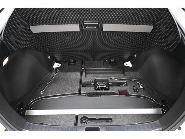 プリウス Ｓツーリングセレクション　レーダーブレーキサポート　フルオートエアコン　デュアルエアバック　バックモニタ－　ＡＷ　イモビ　ＥＳＣ　パワーウインド　スマキ－　ＥＴＣ車載器　サイドエアバック　フルセグ地デジＴＶ　ＤＶＤ再生可能（10枚目）