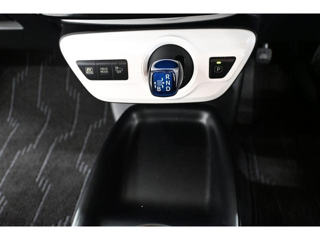 プリウス Ｓツーリングセレクション　レーダーブレーキサポート　フルオートエアコン　デュアルエアバック　バックモニタ－　ＡＷ　イモビ　ＥＳＣ　パワーウインド　スマキ－　ＥＴＣ車載器　サイドエアバック　フルセグ地デジＴＶ　ＤＶＤ再生可能（21枚目）