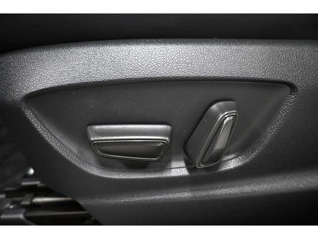 �p���[�V�[�g���ځB�����Ȓ�������y�ɂł��A�œK�ȃ|�W�V�����ŉ^�]���邱�Ƃ��\�ł��B