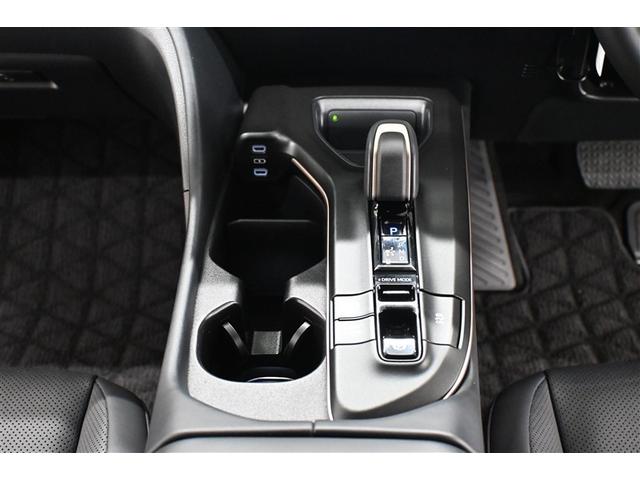 �d���p�[�L���O�u���[�L�𓋍ځB�X�C�b�`����Ńp�[�L���O�u���[�L���쓮�E�������邱�Ƃ��\�ł��̂ŁA����̗͂��s�v�ł����