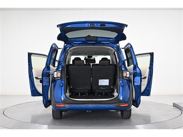 シエンタ ハイブリッドＧ　ブレーキサポート　Ｂカメラ　クルコン　キーフリー　スマキー　横滑り防止システム　メモリナビ　ナビＴＶ　ＥＴＣ　ドライブレコーダー　イモビライザー　運転席エアバック　フルオートエアコン　ＰＷ　３列シート（6枚目）