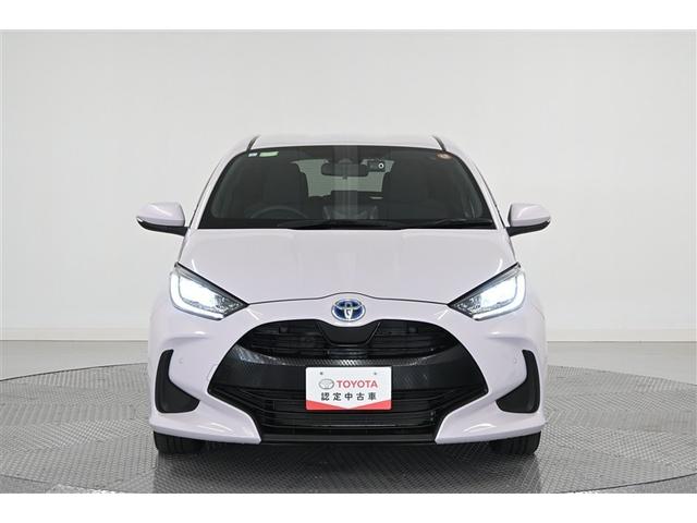 ヤリス ハイブリッドＺ　スマートキー＆プッシュスタート　パワーウィンドウ　Ｉストップ　ナビ付き　サイドエアバッグ　ＬＥＤライト　ドラレコ付　パワーステアリング　横滑防止装置　クルコン　ＡＢＳ付き　イモビライザー　エアコン（2枚目）